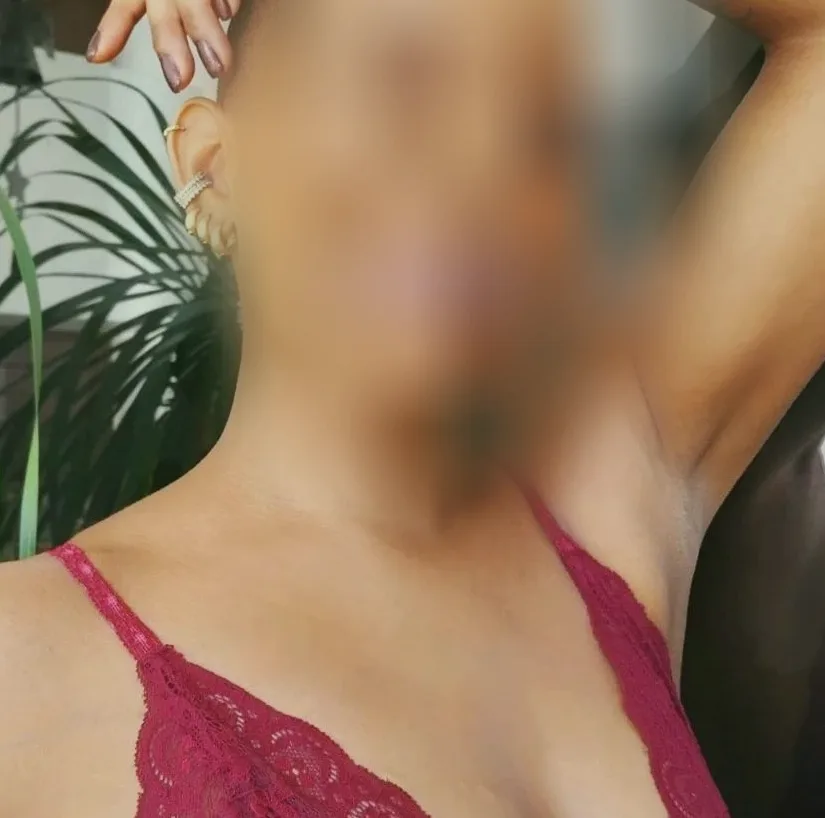 Camilla, 24