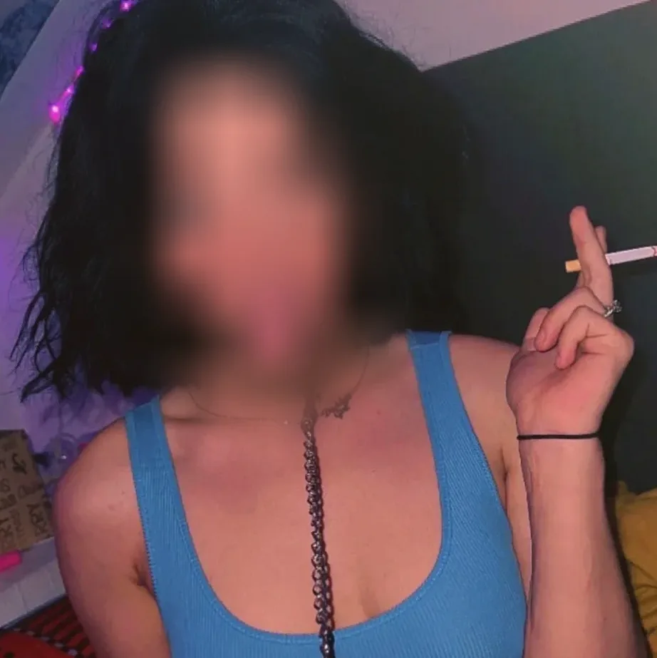 Merve, 23