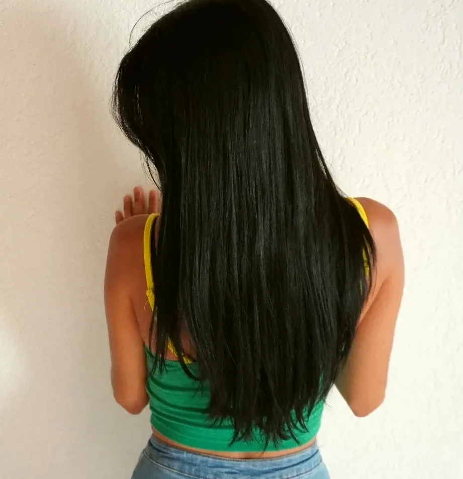 Simone, 28
